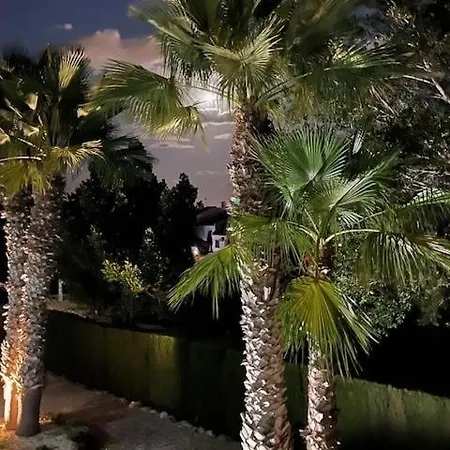 Azahar Apartment